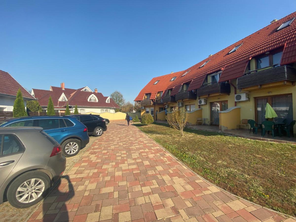 Mimi Apartman Apartment Гюла Екстериор снимка