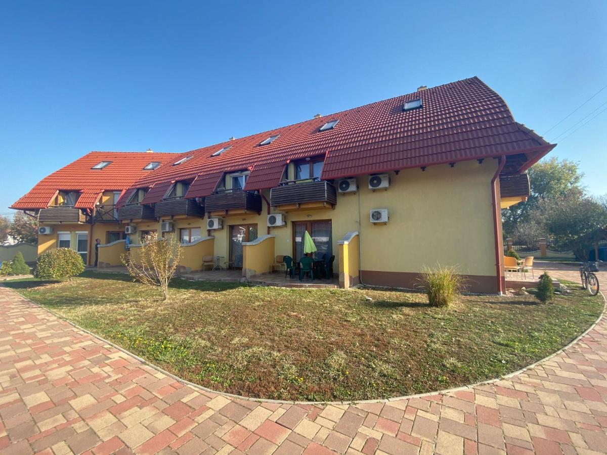 Mimi Apartman Apartment Гюла Екстериор снимка